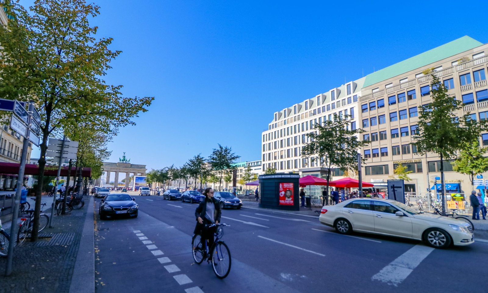 Berlin City Tour - ATW Trip Day #90 | Happy Hoppe